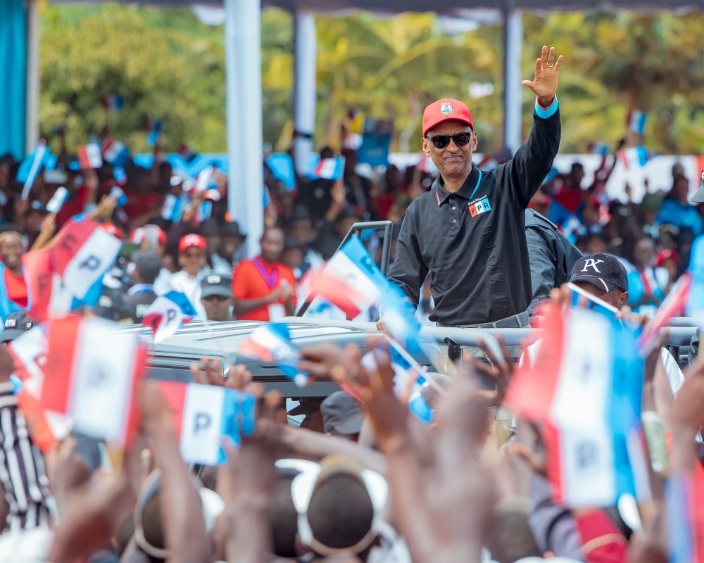 Mukwiriye gutinyuka kubwira umuntu ko atari Imana yanyu- Perezida Kagame